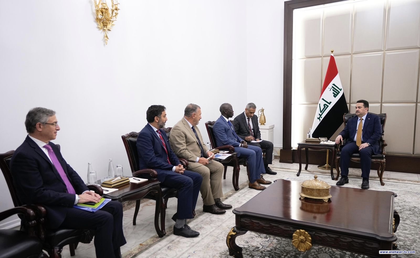 رئيس الوزراء يستقبل نائب رئيس البنك الدولي لمنطقة الشرق الأوسط وشمال أفريقيا