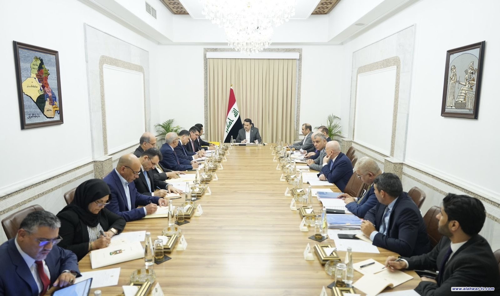 رئيس الوزراء يرأس الاجتماع الثامن للّجنة العليا لمشروع طريق التنمية