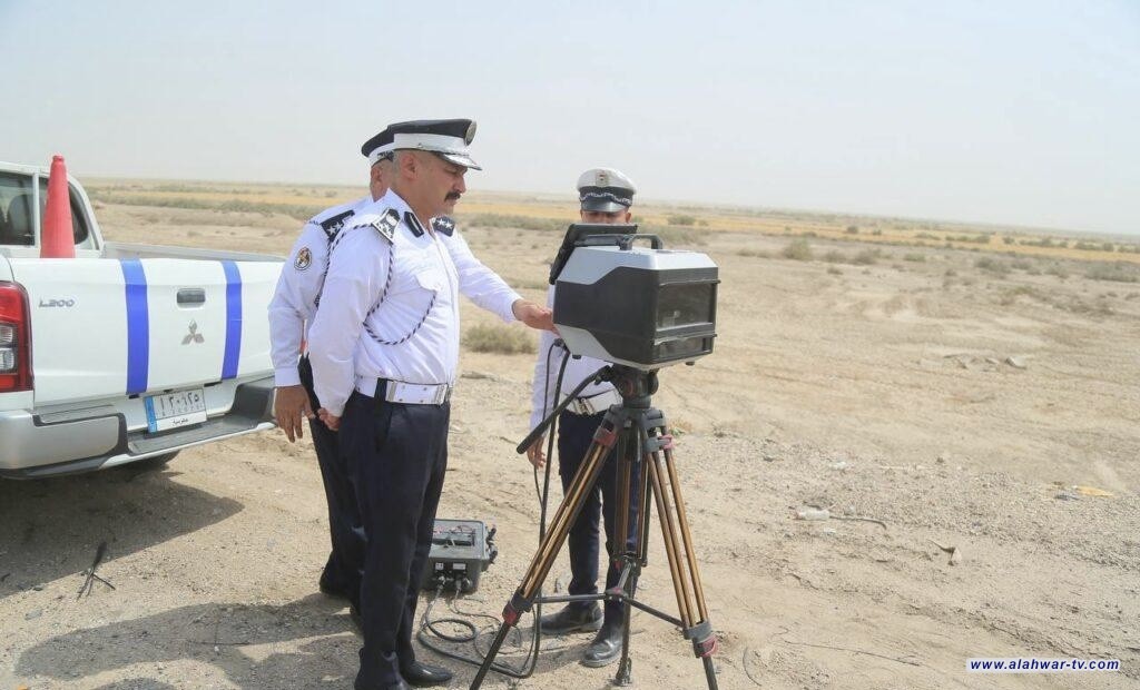 مرور ذي قار تباشر بنصب رادارين على الطريق السريع للحد من الحوادث خلال الزيارة الأربعينية
