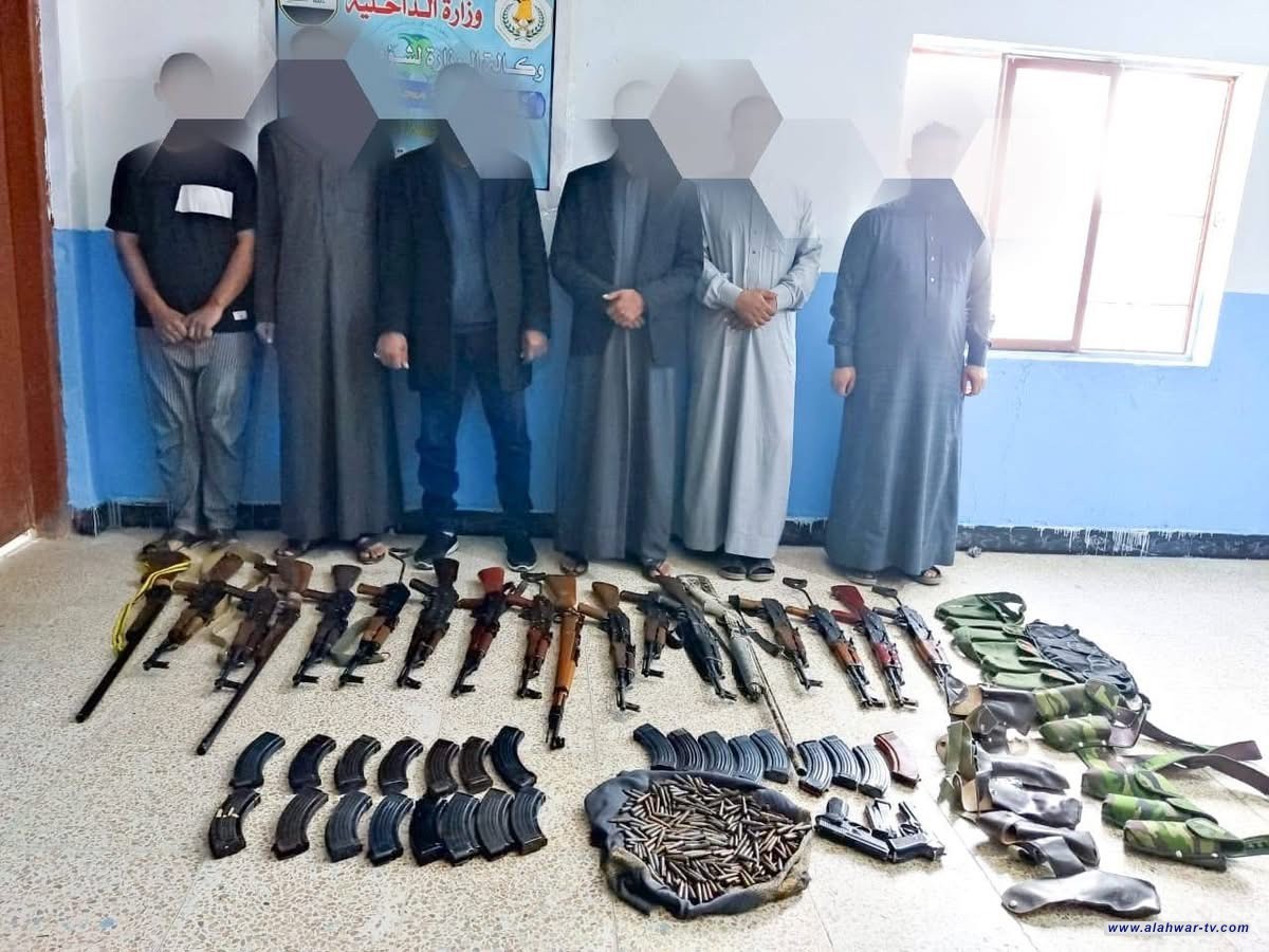 شرطة ذي قار تنفذ عملية أمنية نوعية وتلقي القبض على مطلوبين للعدالة وتضبط أسلحة واعتدة