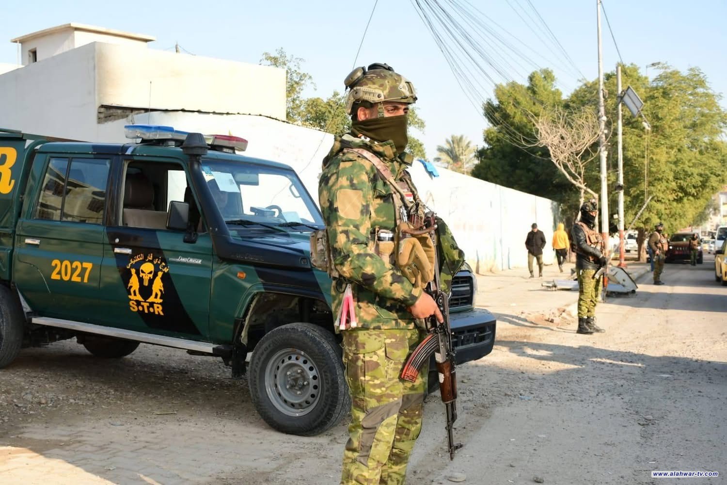 اعتقال 37 متهما وضبط أسلحة في حملة أمنية بذي قار