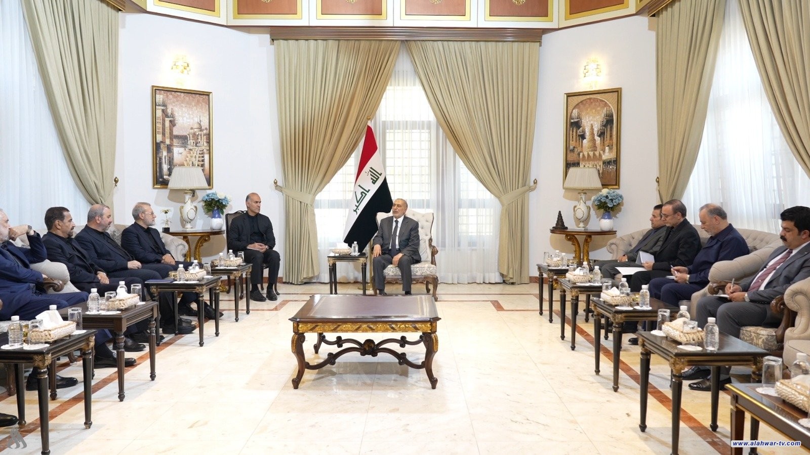 المشهداني ولاريجاني يبحثان تعزيز العلاقات العراقية - الإيرانية