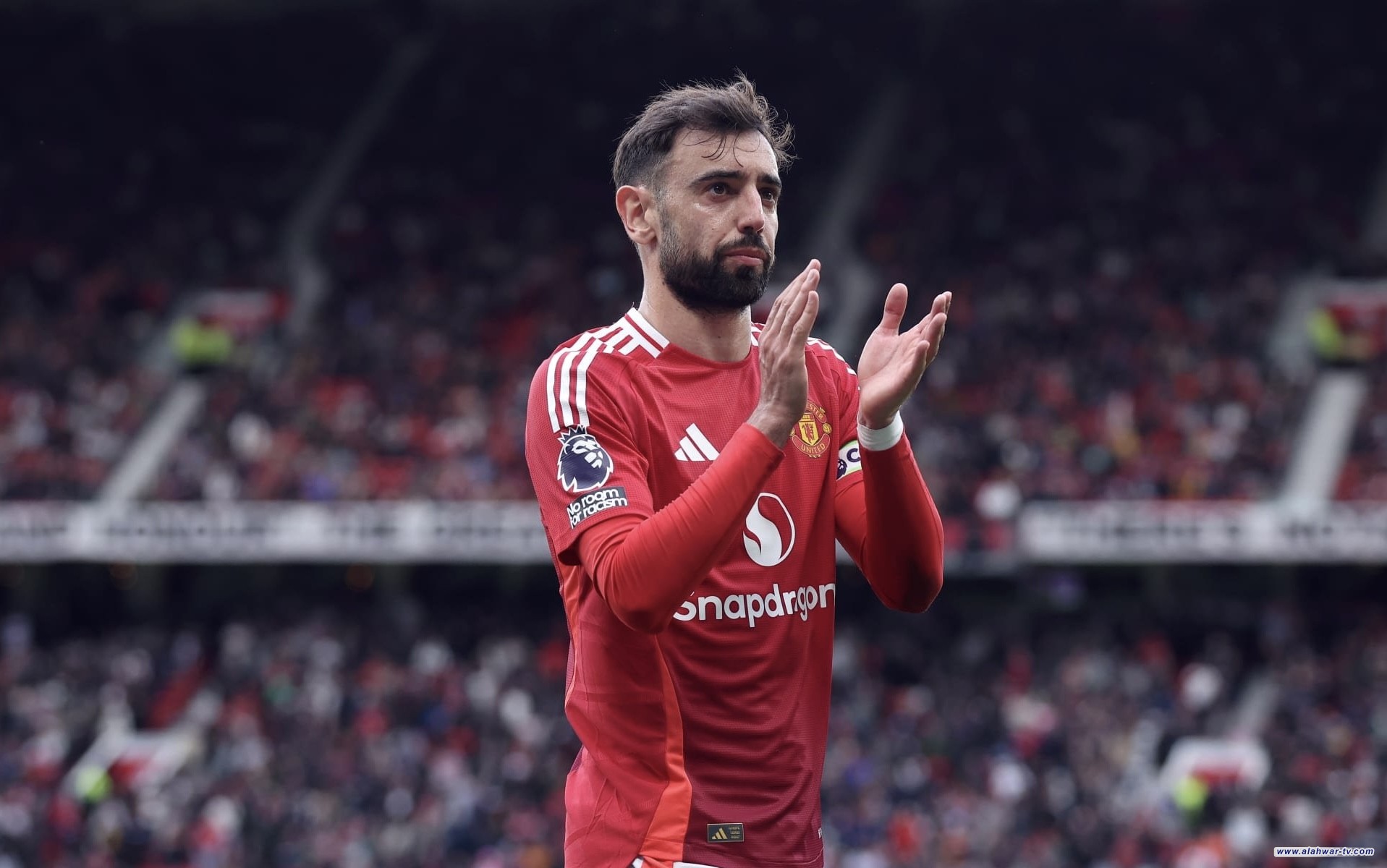 فيرنانديز يحسم موقفه بشأن مستقبله مع مانشستر يونايتد