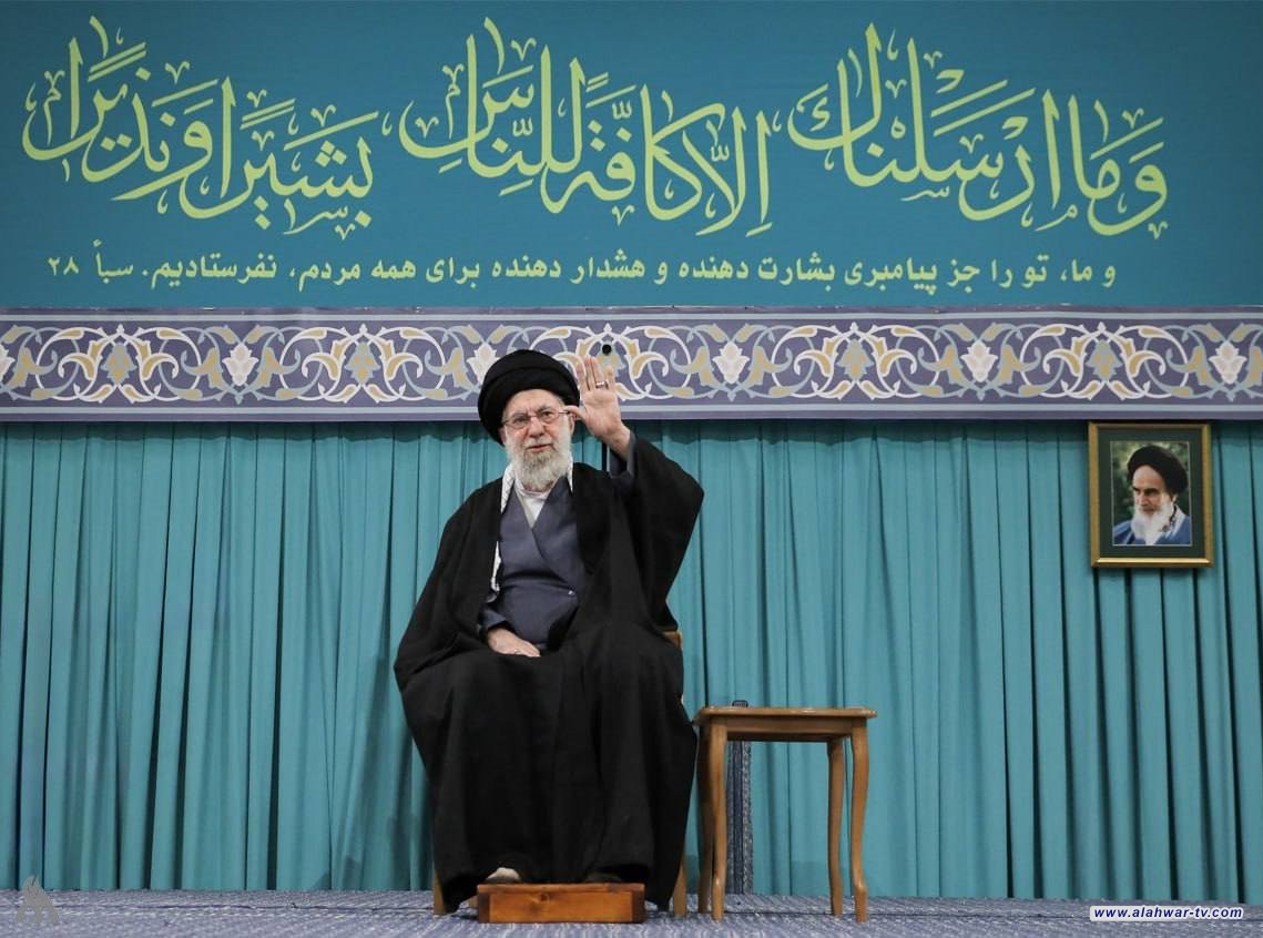 السيد الخامنئي: الشعب الإيراني قصم ظهر الفتنة عبر وحدته