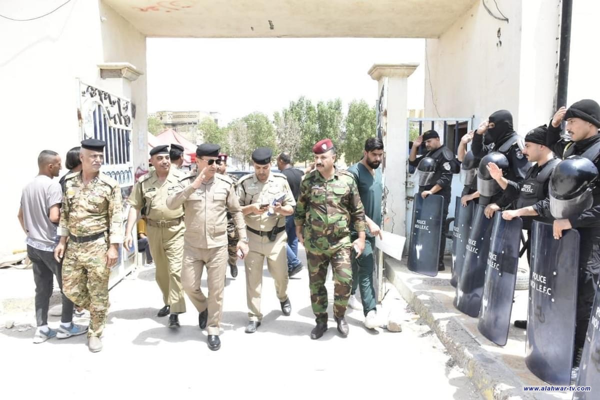 استخبارات ذي قار تلقي القبض على مجموعة من المبتزين يتخذون احدى دوائر بلدية الناصرية مقرا لهم