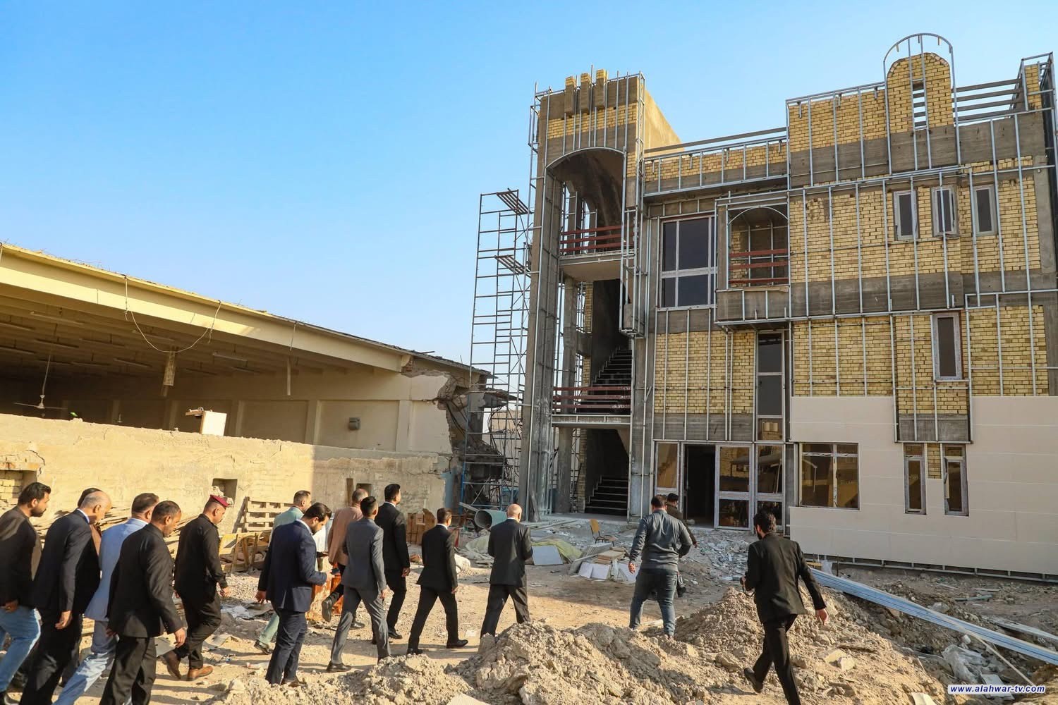 محافظ ذي قار يزور المعهد التقني في الناصرية ويوجه بالإسراع في إكمال البناية الملحقة