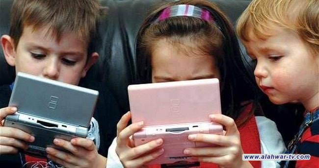 تحديد العمر المناسب للأطفال بالحصول على هاتف ذكي