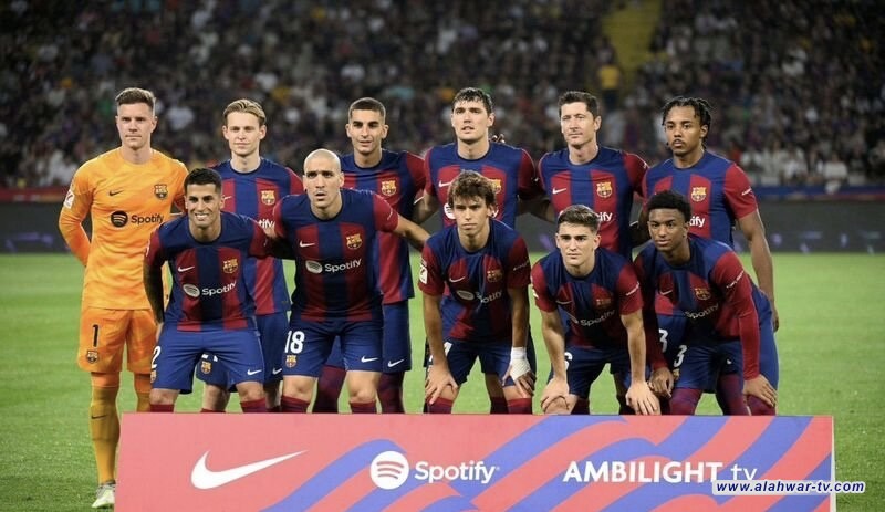 برشلونة يقرر بيع مدافعه وبديل مغربي في الطريق