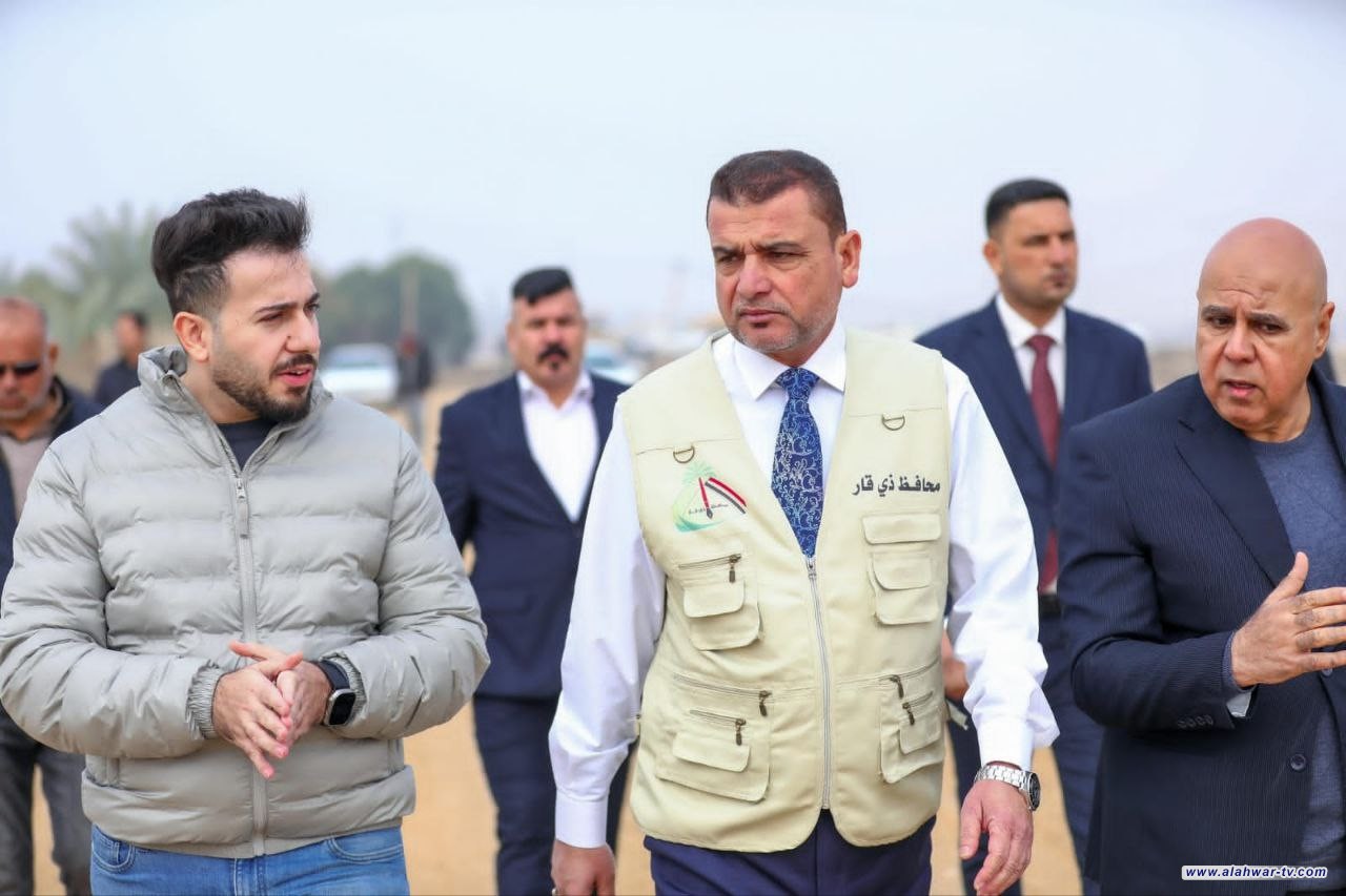 محافظ ذي قار يتابع مشروع الطرق الريفية في قرية آل ازيرج في قضاء الغراف