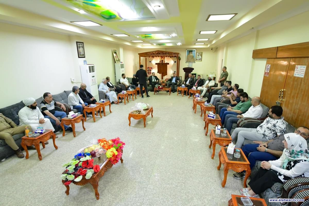 محافظ ذي قار وعدد من اعضاء مجلس المحافظة يزورون ابناء الطائفة المندائية