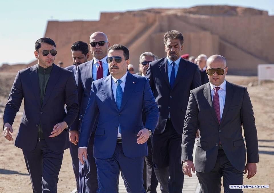 بالصور : السوداني يزور مدينة أور الأثرية ويوجه بتحديد نسبة من عقود المحافظة لخريجي الآثار ليتولوا العمل في المدينة التاريخية