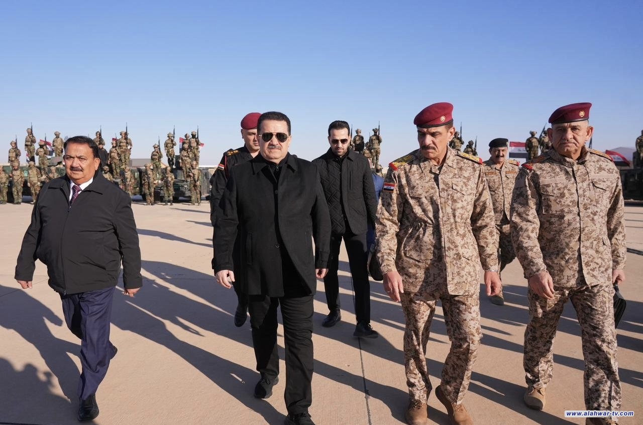 القائد العام للقوات المسلحة يصل قاعدة عين الأسد بعد أيام على تسلّمها من التحالف الدولي