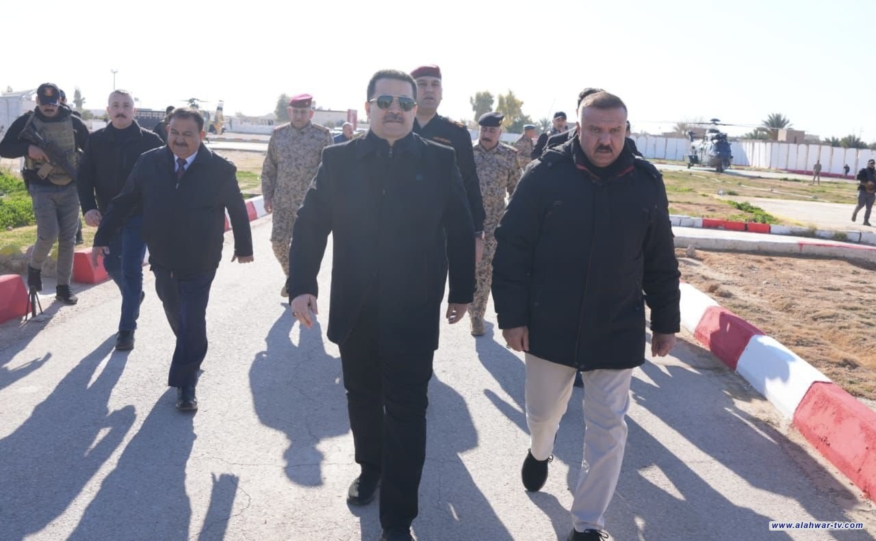 القائد العام للقوات المسلحة يصل الى الحدود العراقية السورية