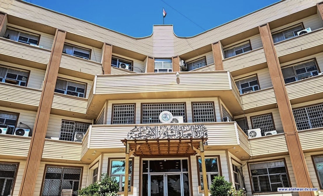 العمل تباشر إجراءات الشمول بالضمان الاجتماعي وتدرس مجدداً رفع الحد الأدنى لأجور العمال