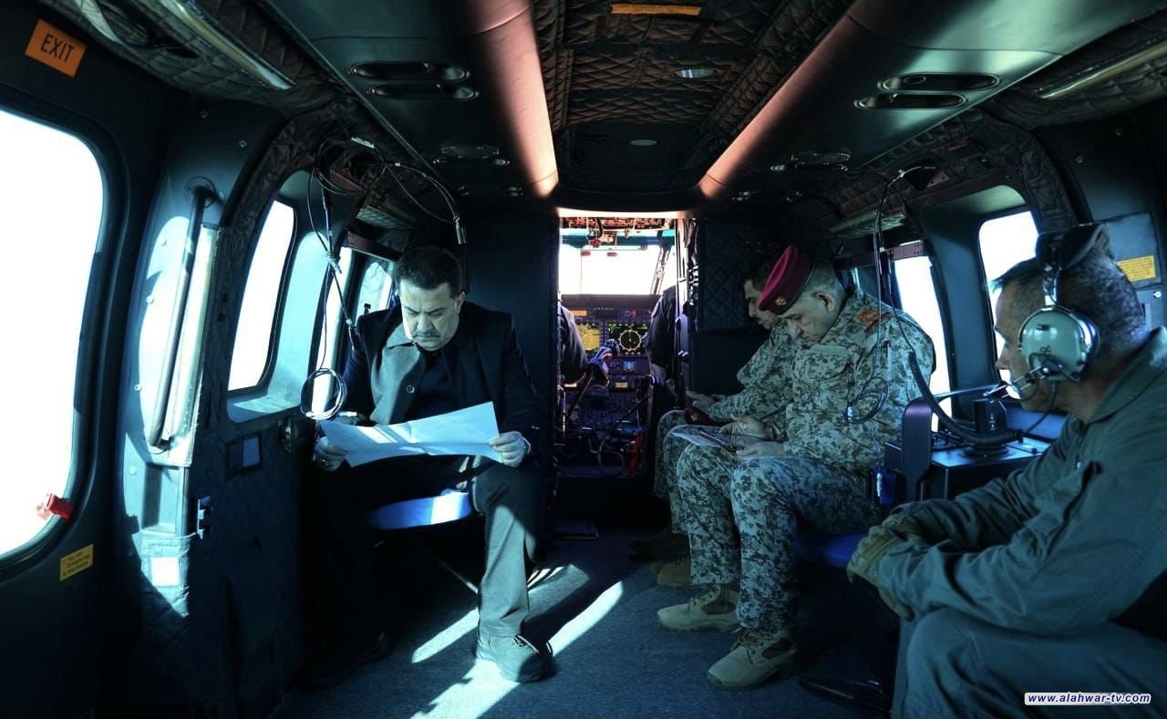 القائد العام للقوات المسلحة يستطلع جوياً الشريط الحدوديّ العراقيّ السوريّ