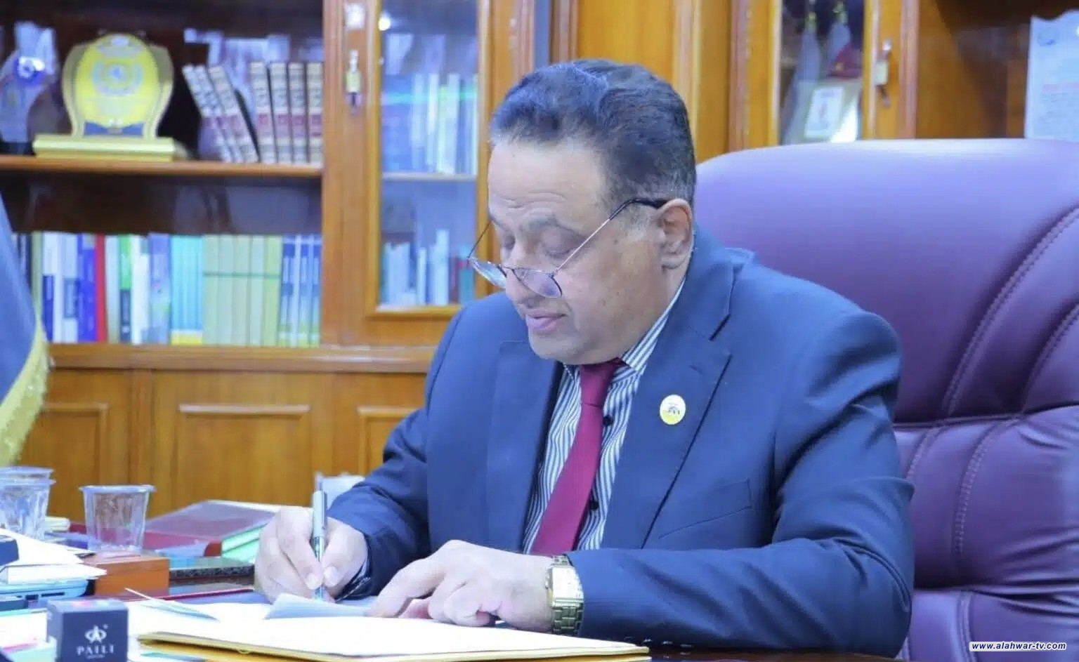 رئيس جامعة ذي قار: مخصصات الخدمة الجامعية حق ثابت لا يجوز المساس به