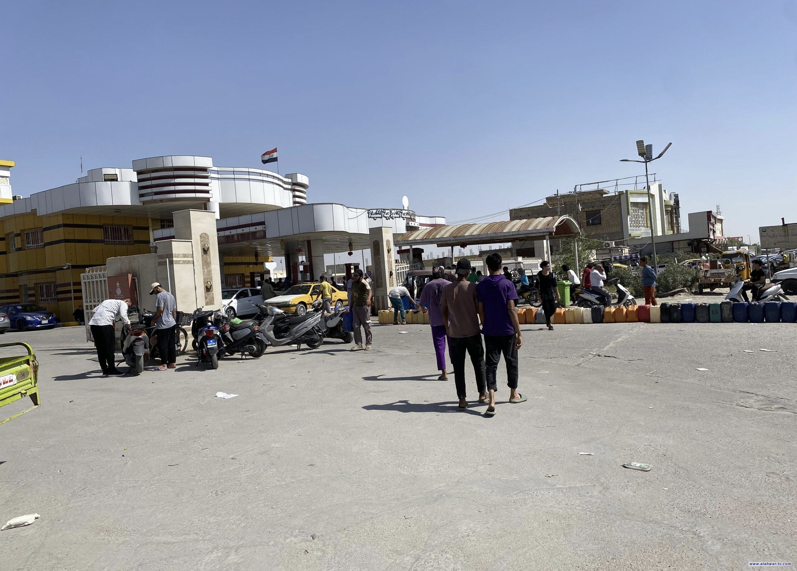 محطات مغلقة وطوابير سيارات مزدحمة.. أزمة البنزين في ذي قار تتعقد