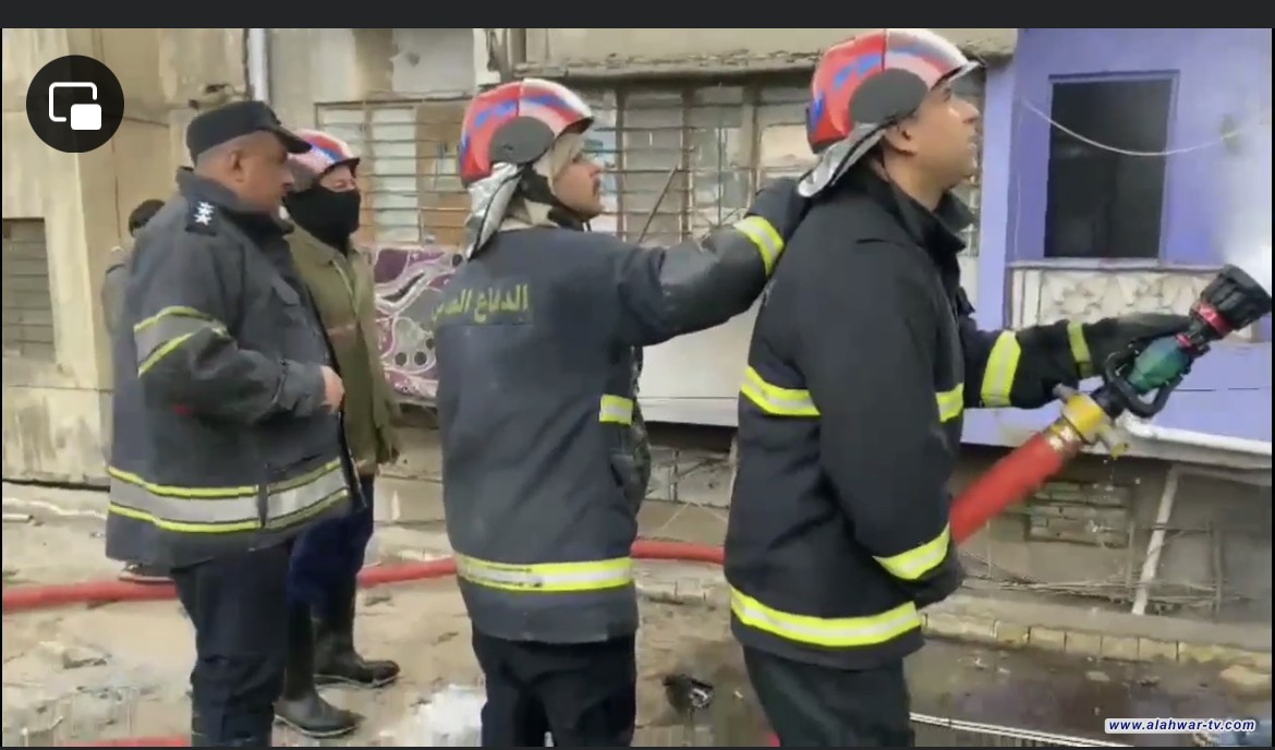 إخماد حريق مخزن في الشورجة