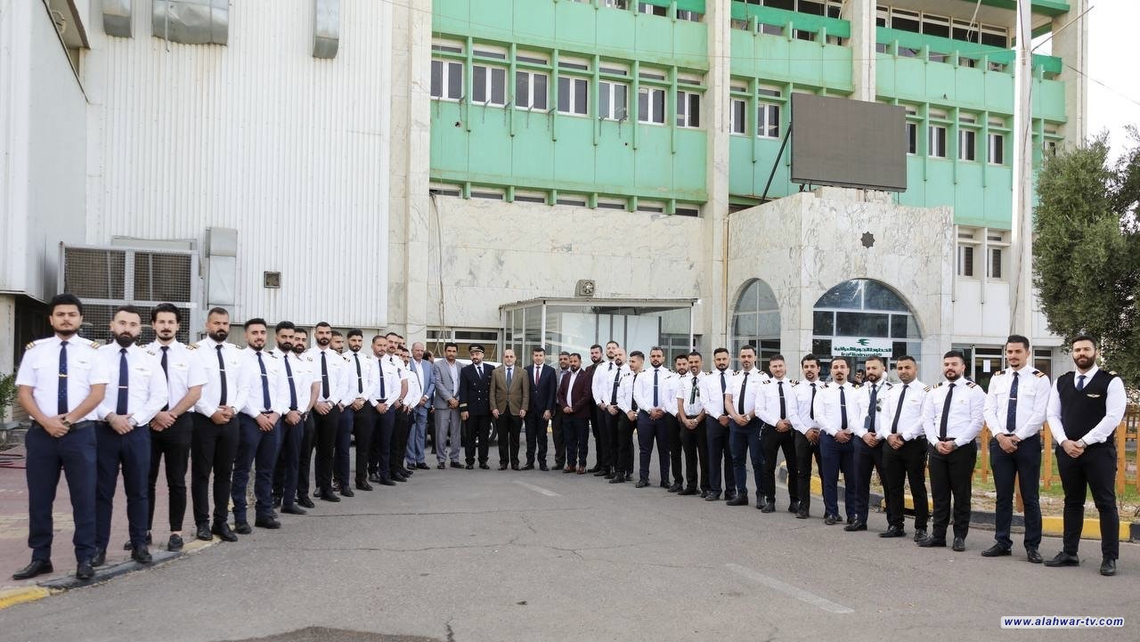 وزير النقل يعلن موافقة مجلس الوزراء على تعيين 96 طياراً و250 مضيّفا