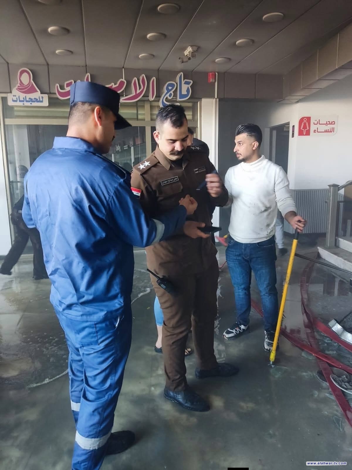 لدفاع المدني يخمد حريقاً داخل مول الناظر وسط الناصرية