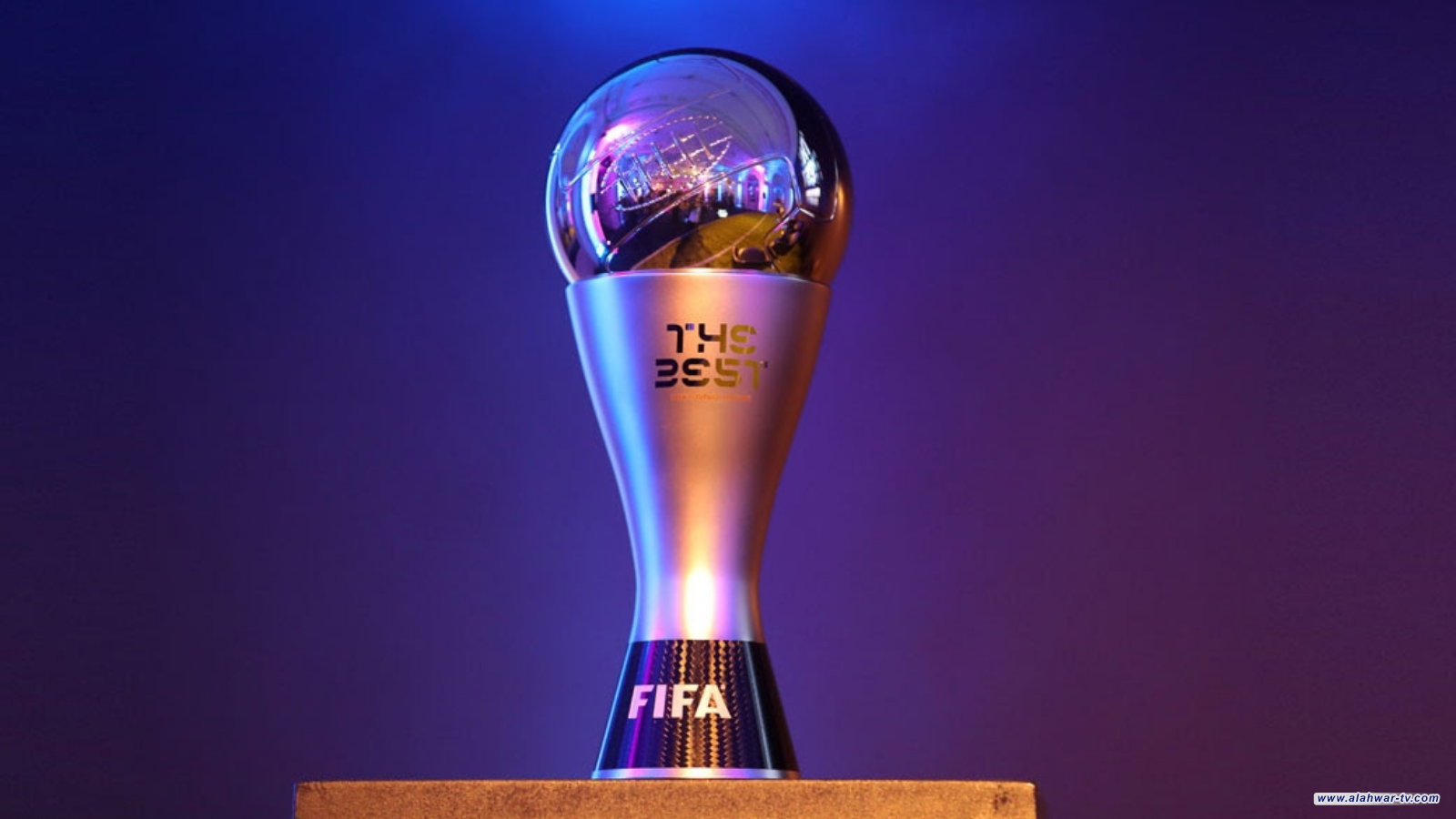 ليس بينهم رونالدو.. "فيفا" يكشف أسماء المرشحين لجائزة أفضل لاعب في العالم