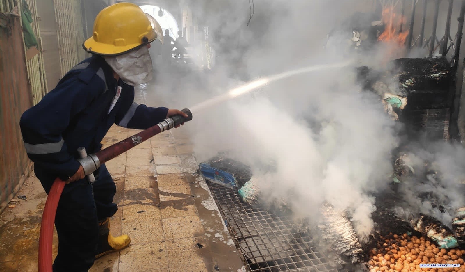 إخماد حريق بسوق السماوة الكبير وإسعاف مواطنين تعرضوا للاختناق