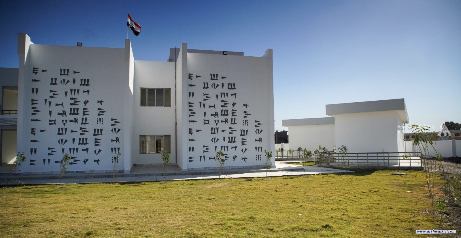 أمانة مجلس الوزراء تعلن إنجاز تأثيث الأبنية المدرسية النموذجية بعموم المحافظات