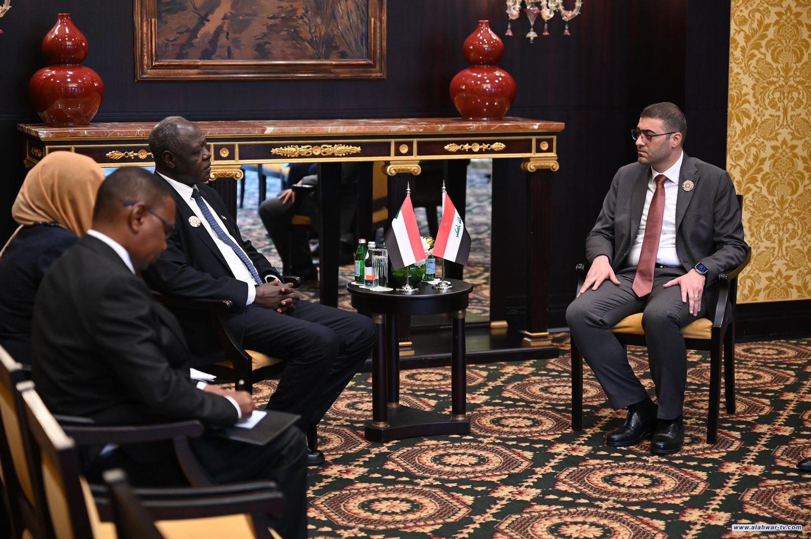 رئيس هيئة الإعلام يلتقي وزير الثقافة والإعلام السوداني لبحث سبل دعم قطاع الإعلام في السودان