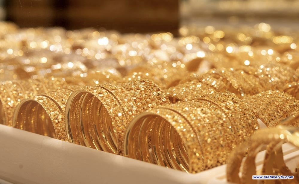 الذهب يغلق على ارتفاع محققاً مكاسب أسبوعية