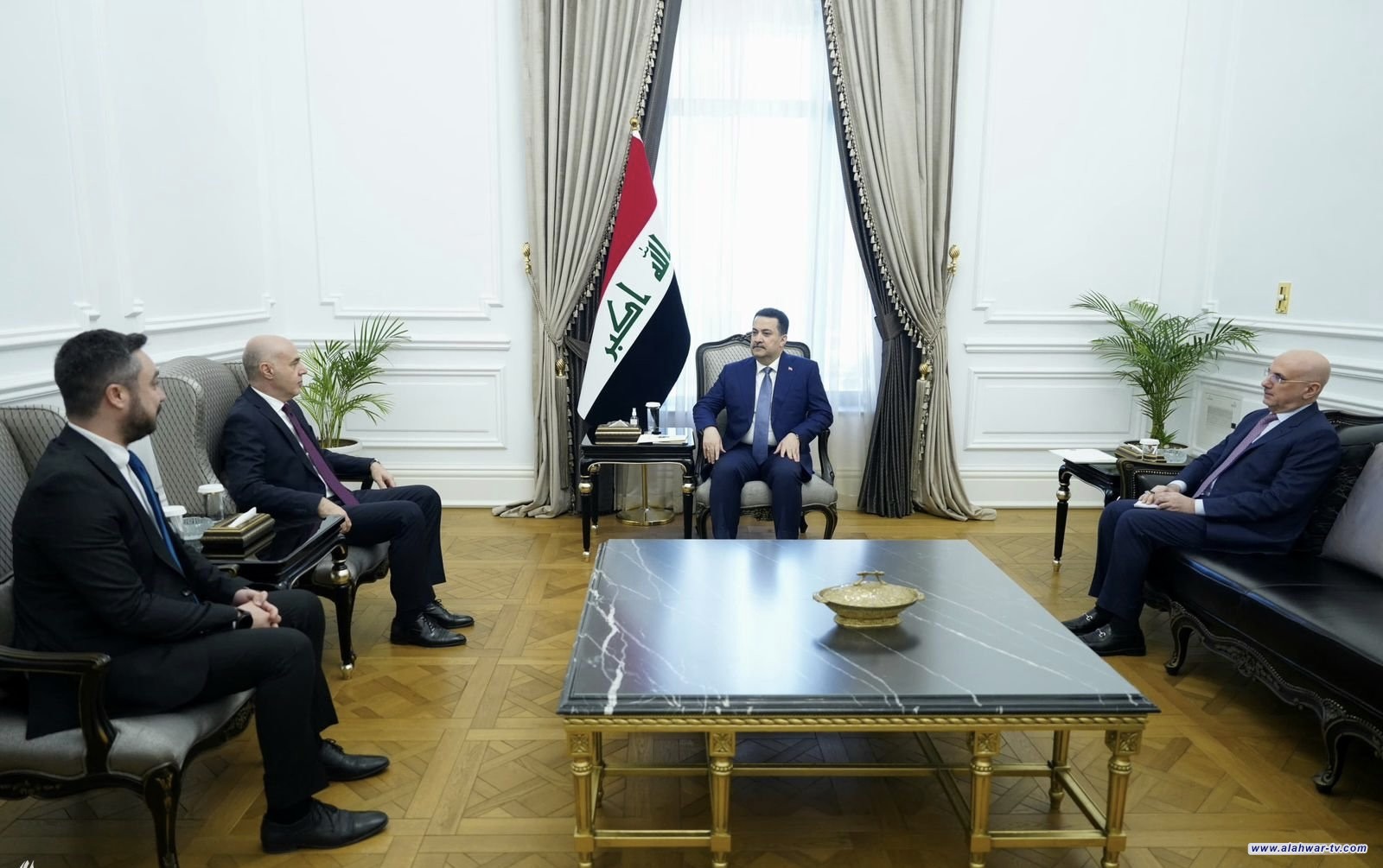 رئيس الوزراء يؤكد تواصل العمل لتفعيل مخرجات زيارة الرئيس أردوغان إلى العراق الشهر الماضي