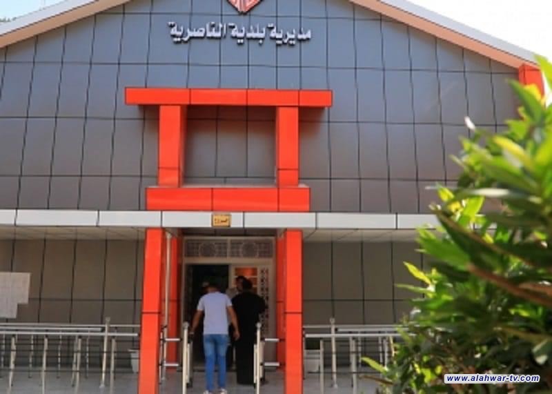 بلدية الناصرية : كثرة الاعطال في اليات البلدية وعدم تجهيزها وراء مشكلة النفايات في المدينة وقرار عدم التعاقد مع اجراء جدد وضع البلدية امام مشكلة تغيير المتلكئين منهم