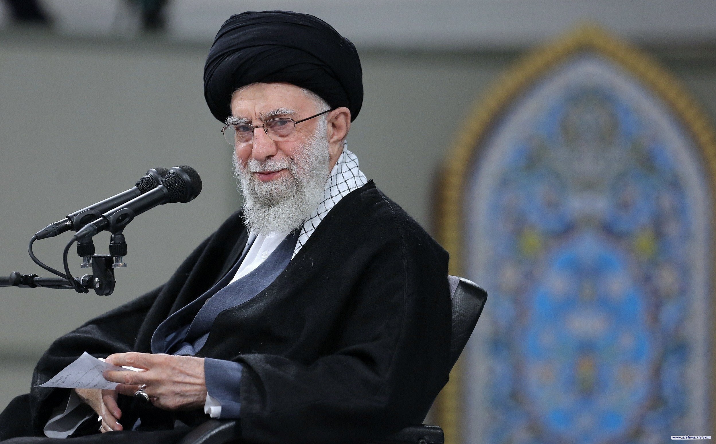 السيد الخامنئي: الشعب الإيراني سيوجه ضربة قوية لمن يعتدي عليه
