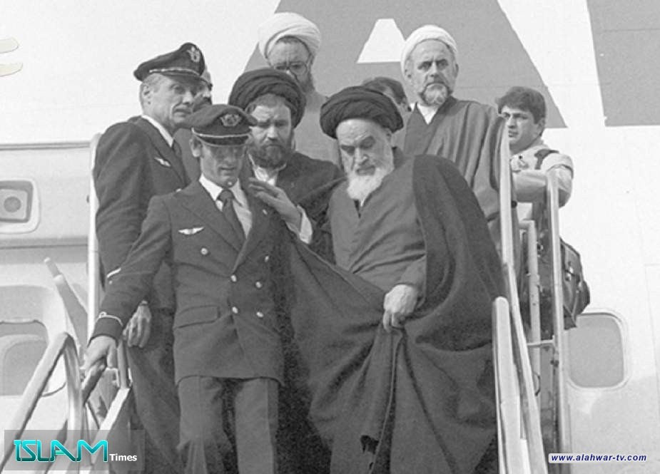 إيران | انطلاق مراسم إحياء عشرة الفجر  في مرقد الإمام الخميني بطهران: 47 عاماً على انتصار الثورة الإسلامية