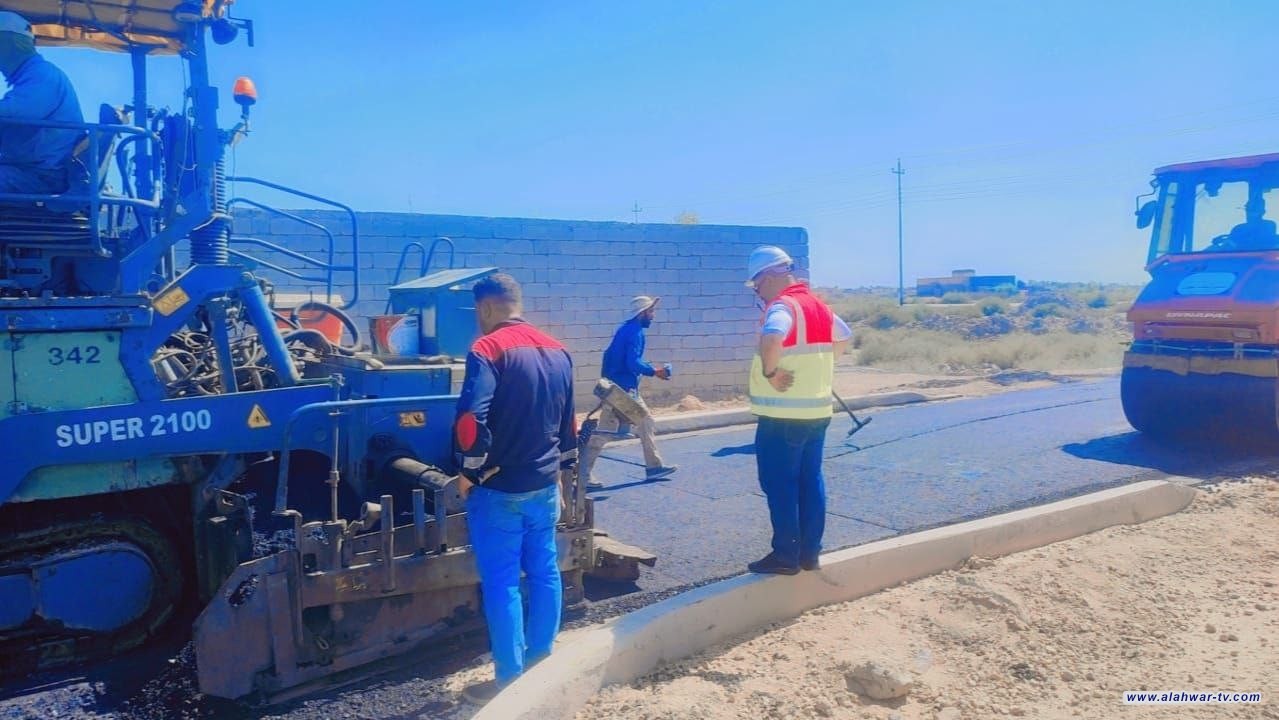 الوائلي يشرف على اعمال تبليط شوارع المقاطعة ١٤٩ في قضاء الفهود