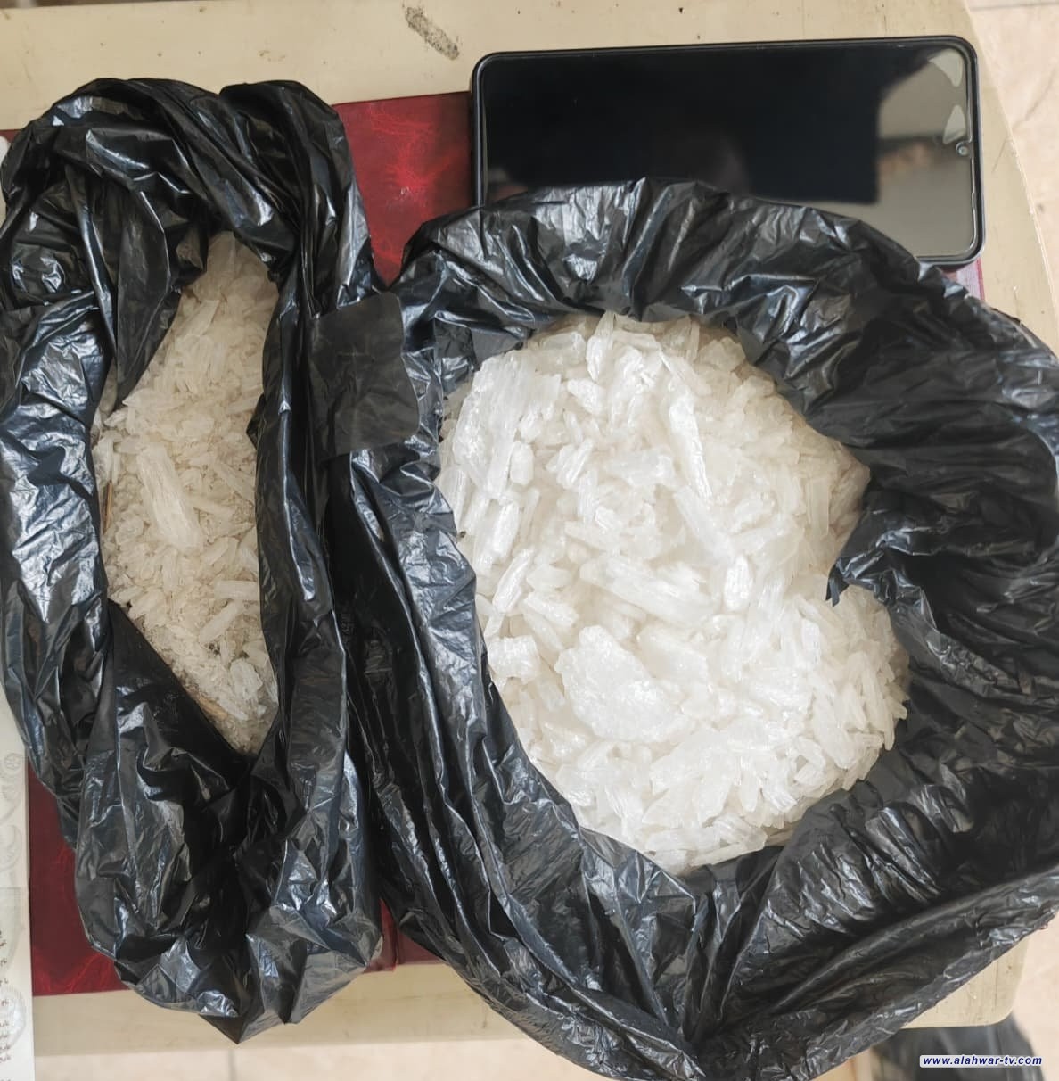 ضبط مسافر أجنبي بحوزته (1) كيلوغرام من مادة الكرستال في منفذ الشلامجة