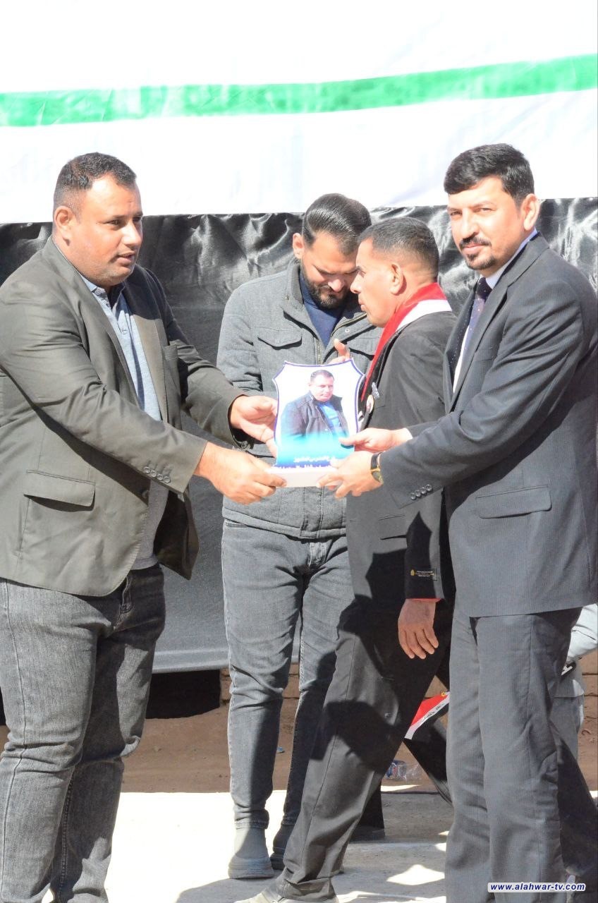 عضو مجلس المحافظة احمد الخفاجي  يحضر احتفال ثانوية الرصافي لتكريم الطلبة المتفوقين.