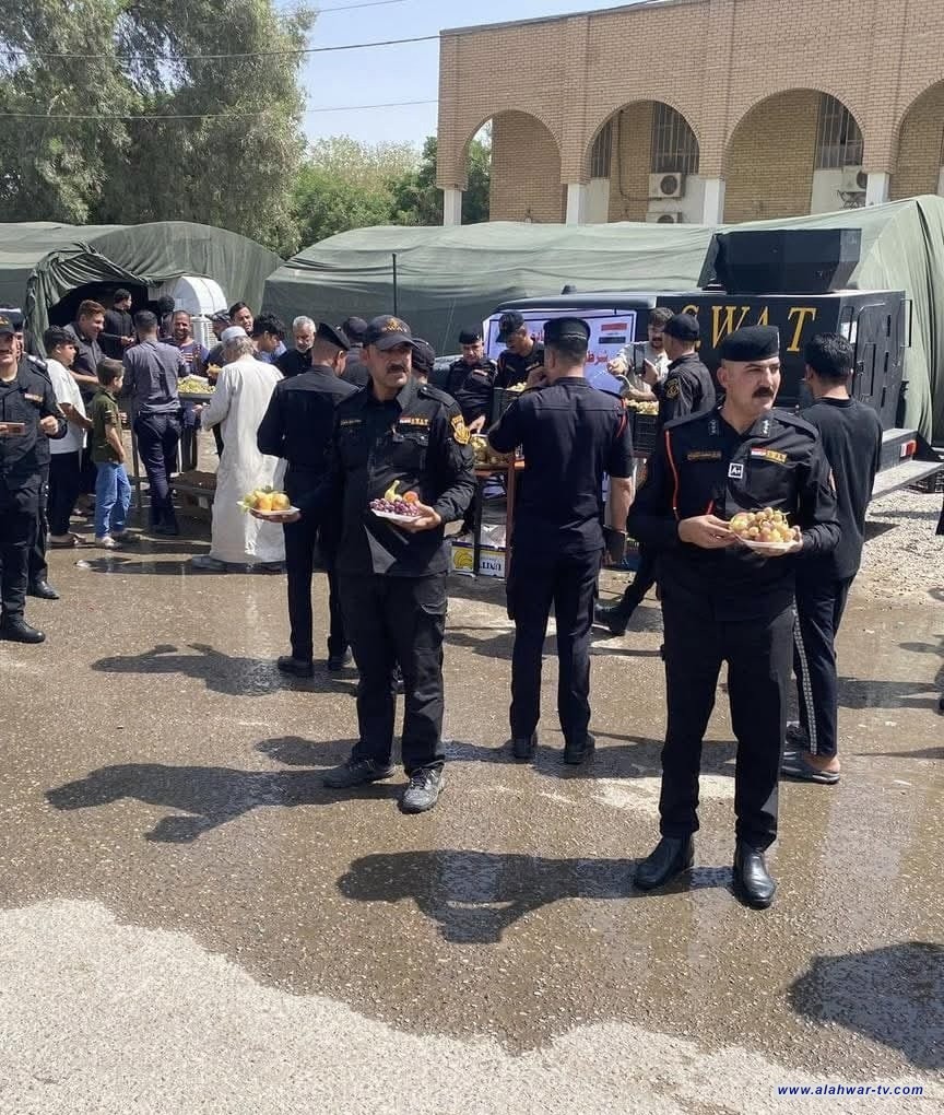 بالصور.القوات الأمنية تواصل دعمها الأمني والخدمي لزوار الإمام العسكري (ع)