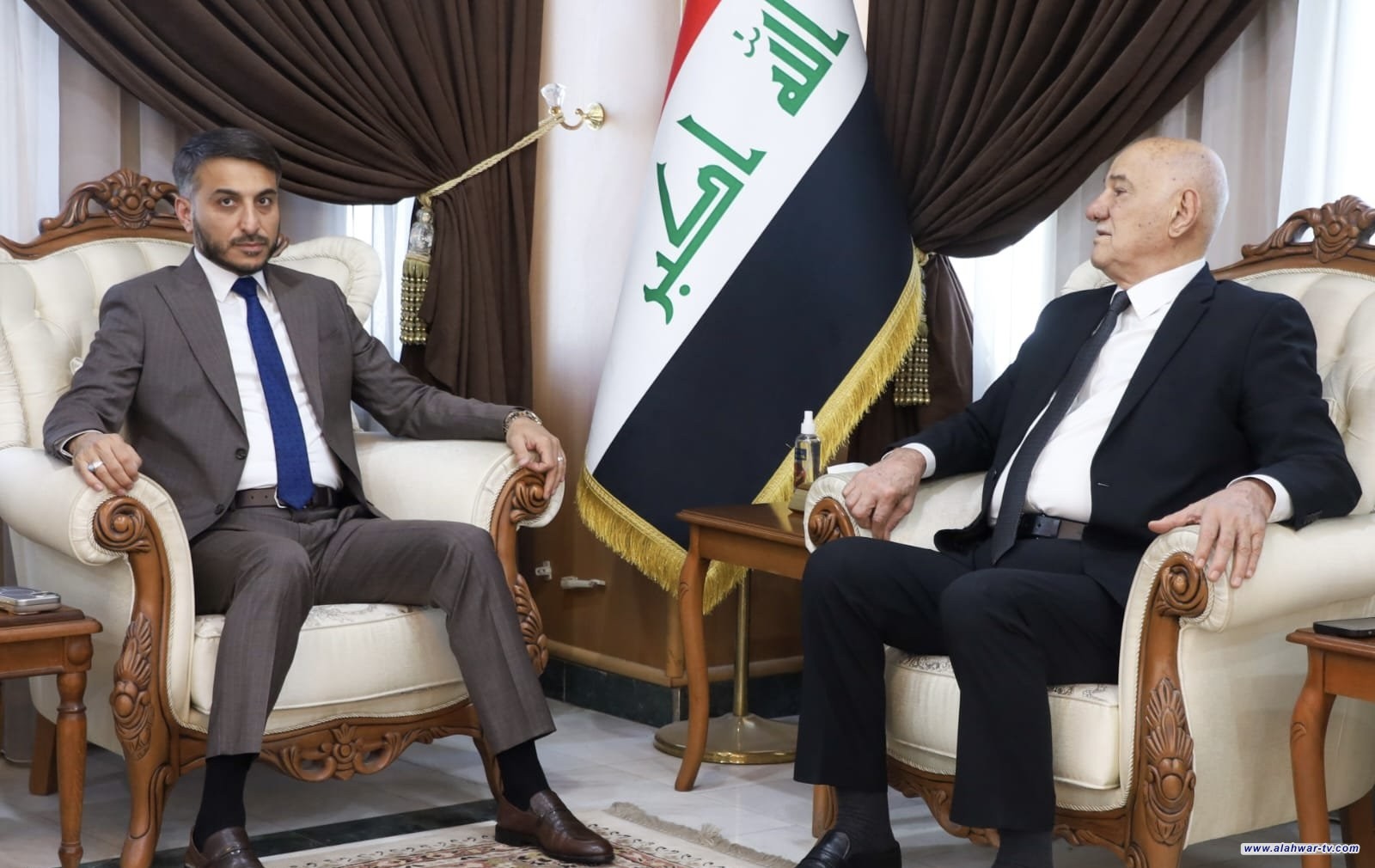 وزير الموارد: انخفاض مناسيب بحر النجف ظاهرة طبيعية بسبب قلة الأمطار والسيول