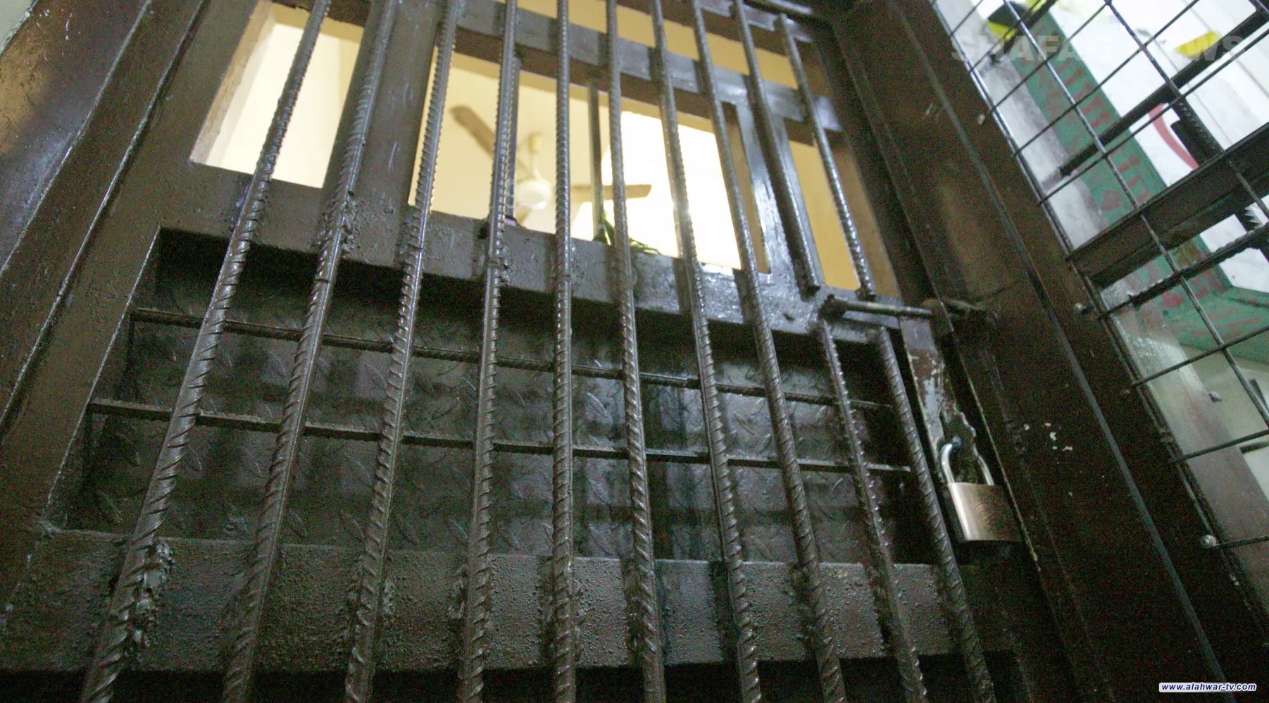 الوجبة الرابعة.. العراق يتسلم 250 داعشيا من السجون السورية