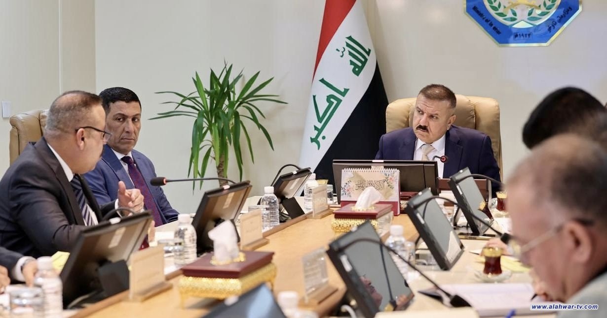 وزير الداخلية يؤكد دور الشرطة المجتمعية في التواصل مع العشائر والوجهاء