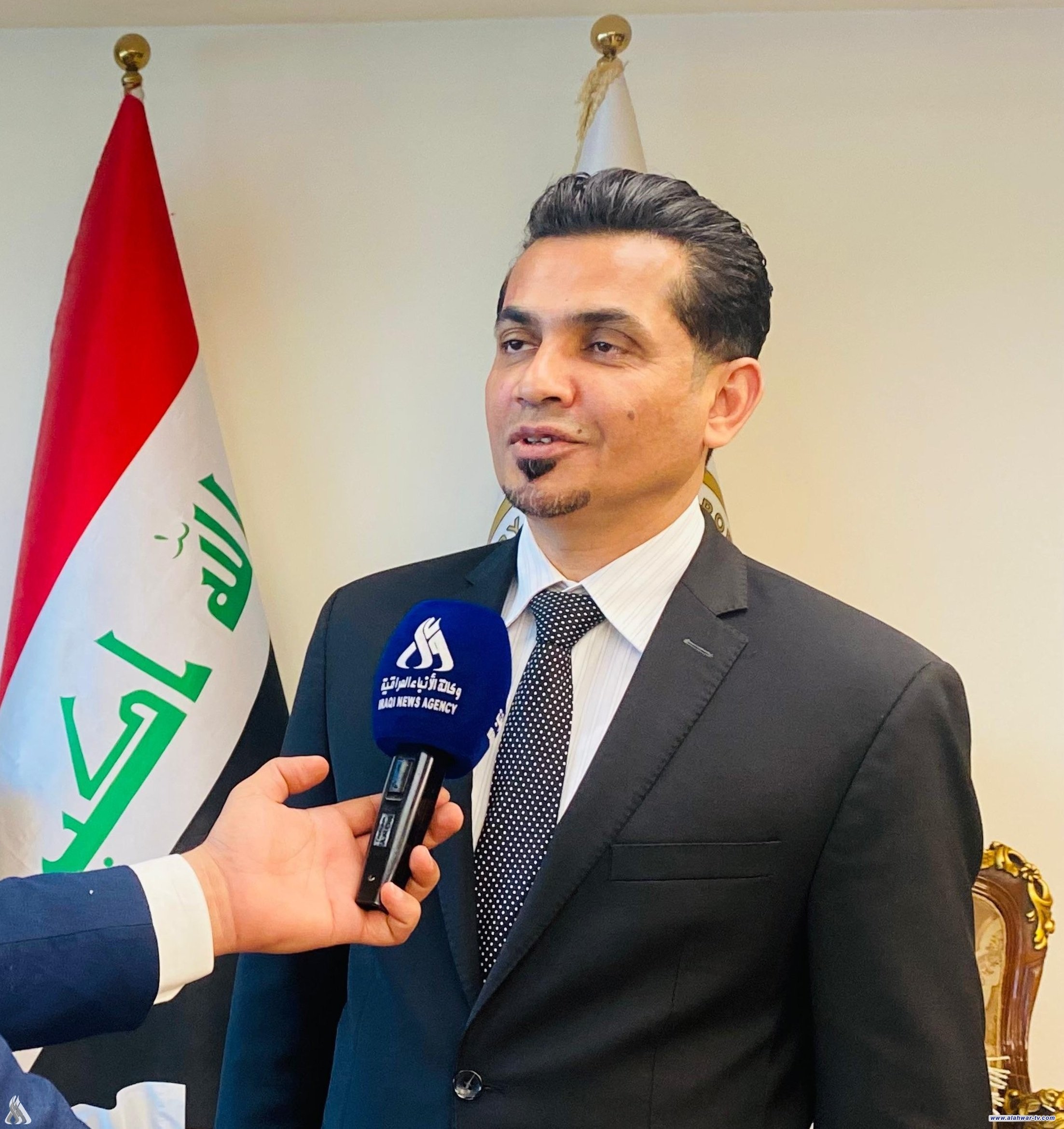 وزير النقل يصل إلى السعودية