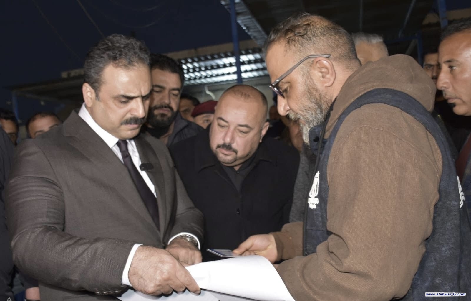 الوائلي يشدد على محاربة الفساد وعدم السماح للعاملين في السيطرات بمخالفة القانون