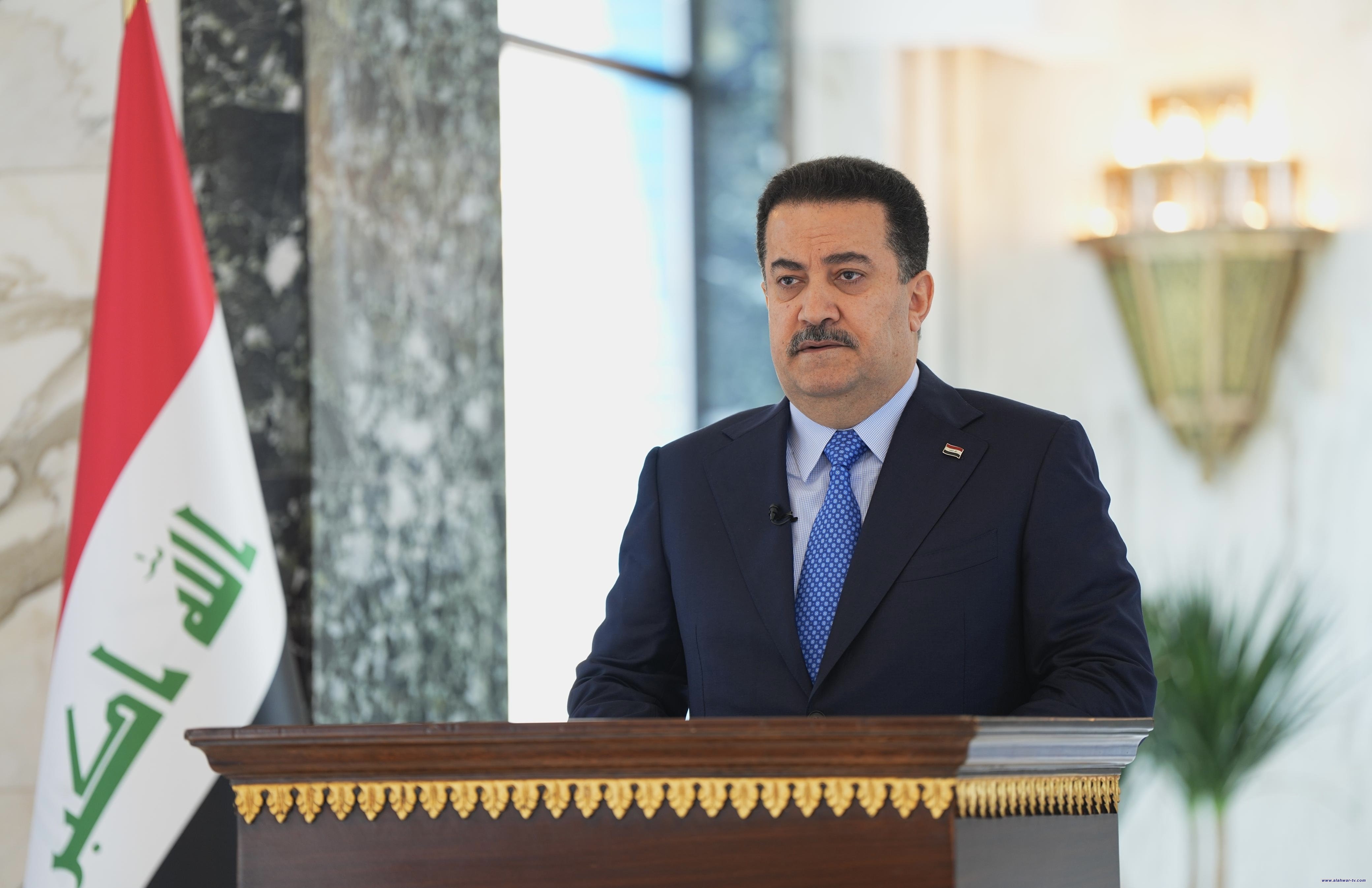 رئيس الوزراء يصل إلى صلالة