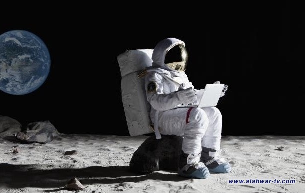 رائد فضاء مزيّف يخدع مسنة يابانية ويسرق منها مليون ين