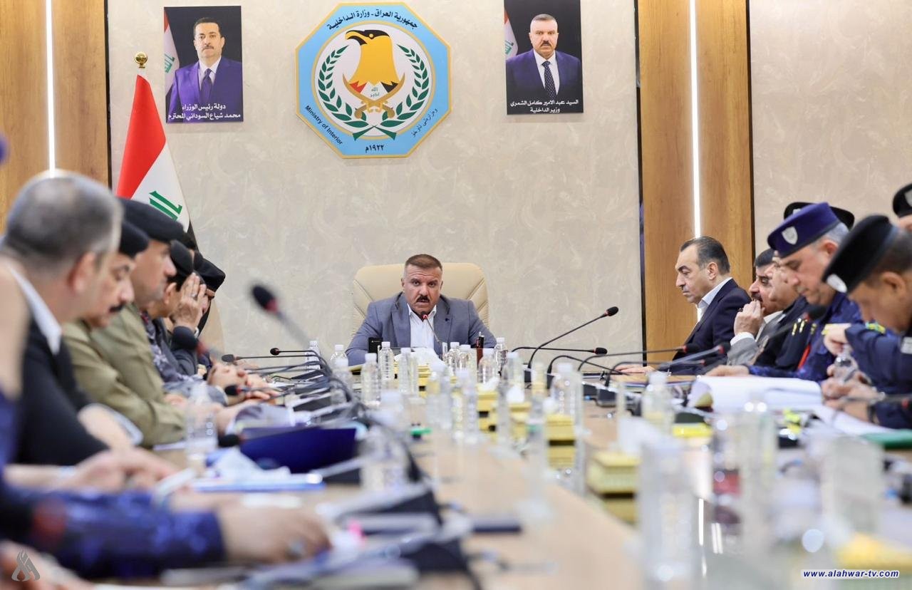 وزير الداخلية يوجه بالاستمرار بعملية حصر السلاح بيد الدولة