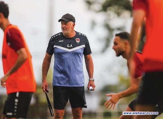 أرنولد يعلن عن تشكيلة المنتخب الوطني لمواجهة هونغ كونغ