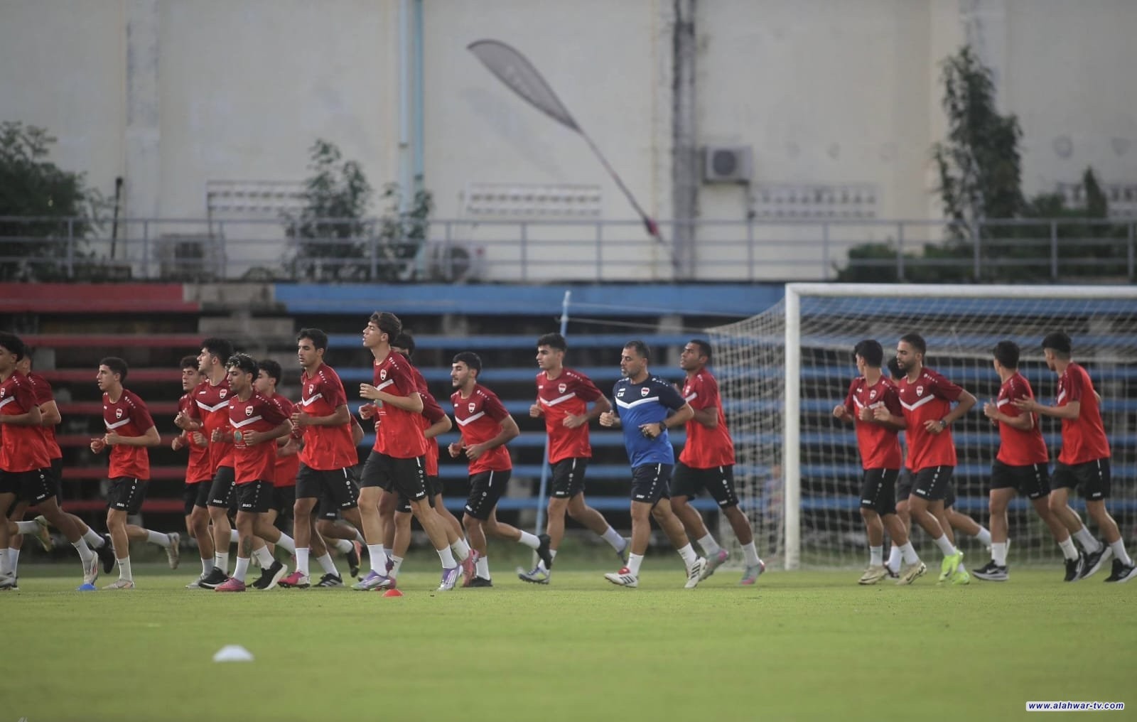 منتخبنا الأولمبي يعاود تدريباته تحضيرًا لمواجهة عُمان في تصفيات آسيا