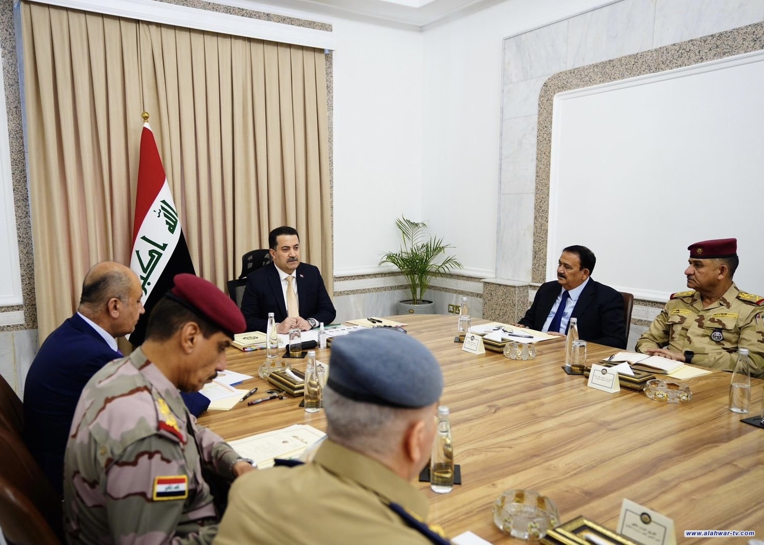 رئيس الوزراء: إكمال إجراءات التسليح باتت مسألة ضرورية وذات أولوية