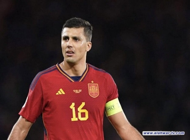 رودري: لدينا ثلاثة من أفضل لاعبي الوسط بالعالم