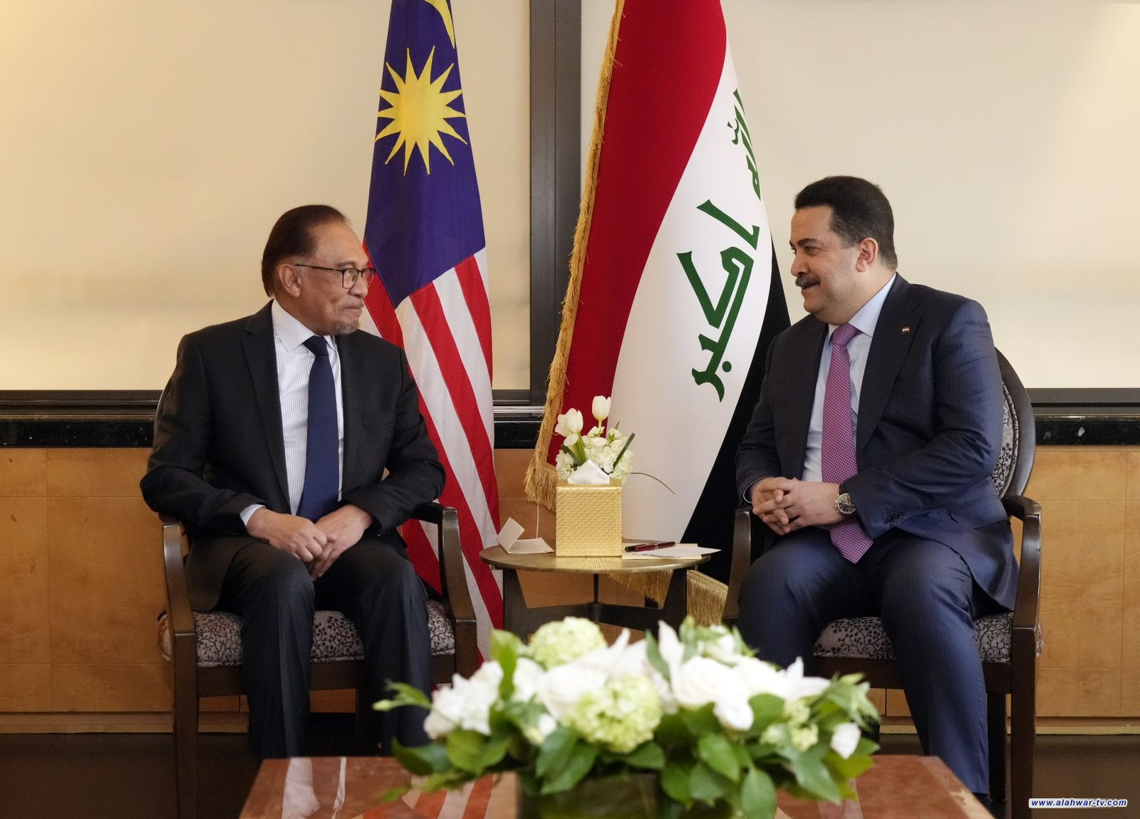 السوداني يشيد بالتجربة الماليزية وأداء شركاتها في القطاعات التنموية